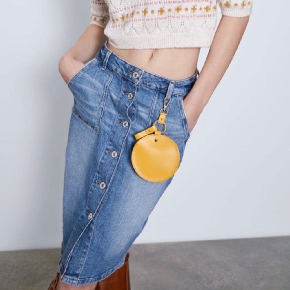 Zara 💛🤩💛Yellow Leather Circular Coin Purse - NWOT